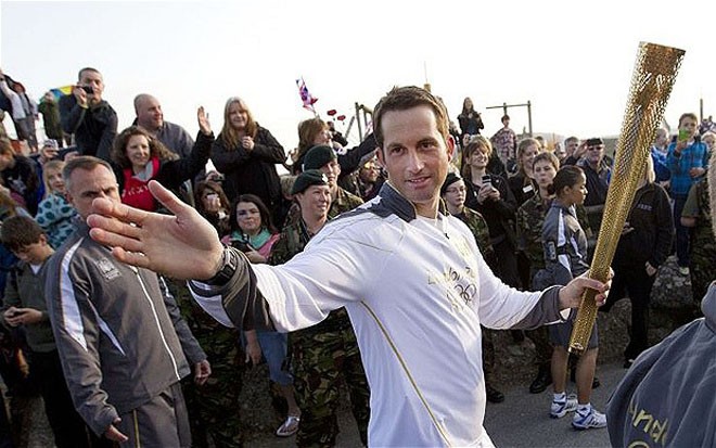 Showman: Ben Ainslie played with the crowd - London 2012 Olympic Games © AP Associated Press http://www.ap.org/